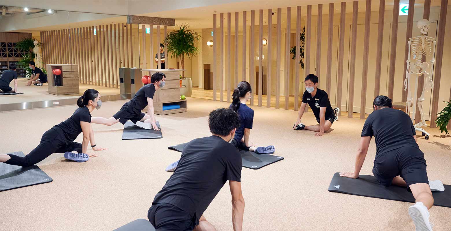 リラックスした雰囲気の中、小人数グループでメニューを実践していただきます。